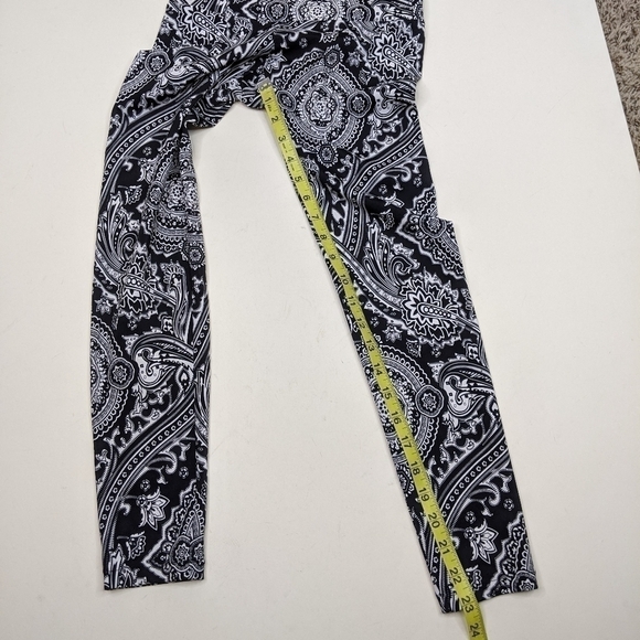 Onzie Mid Rise Skinny Floral Brocade Yoga Leggings Pants - Picture 8 of 8